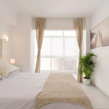 Apartment Bright Beachfront Malaga
